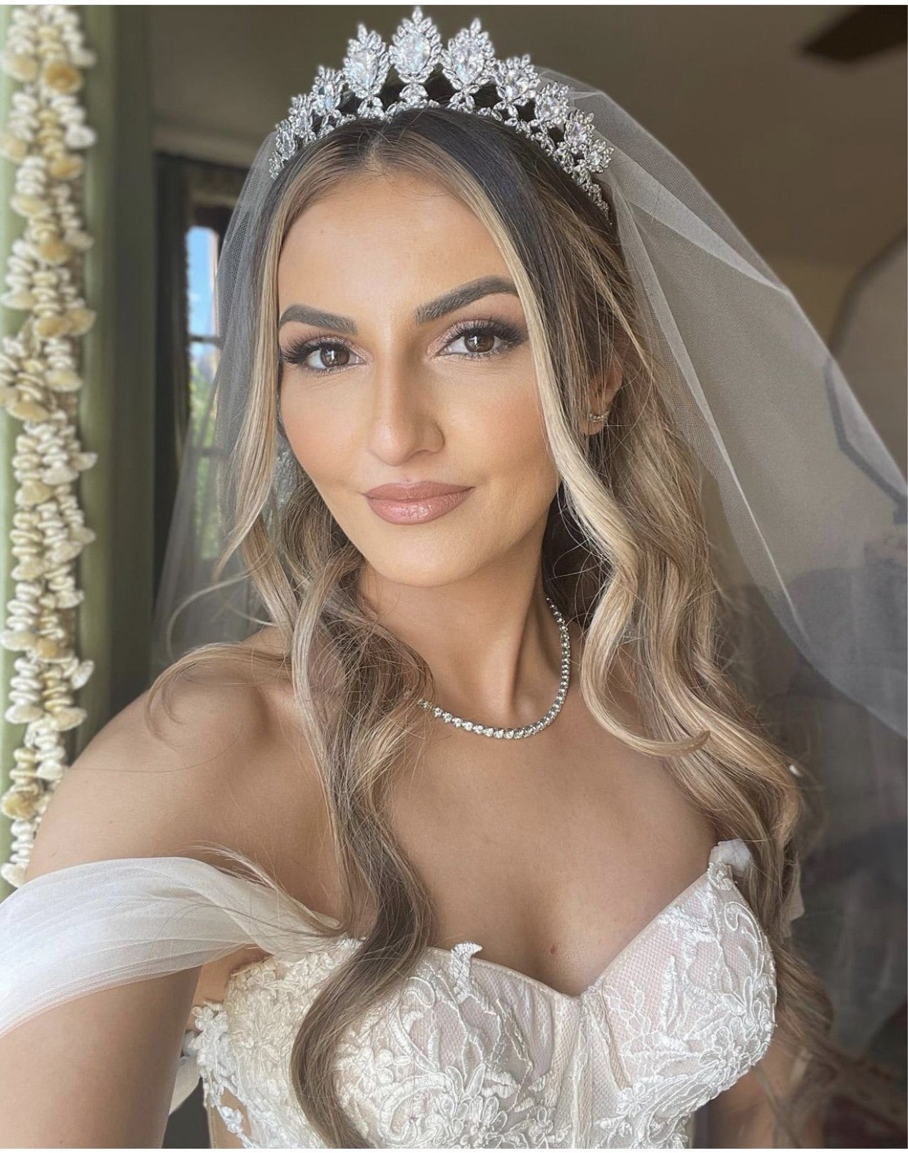 wedding veils with tiara with hair down
