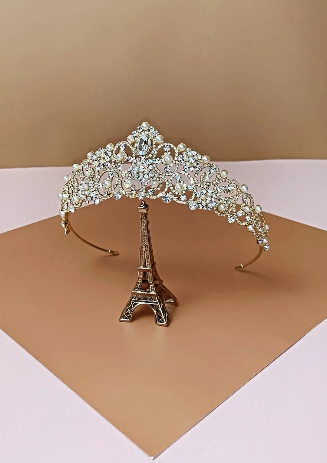 Perfect Guide For Choosing Your Best Tiara for Wedding Day