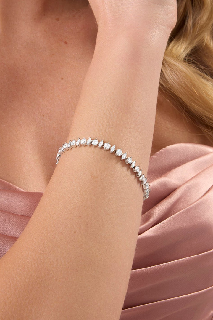 Astra-Bracelet-Model