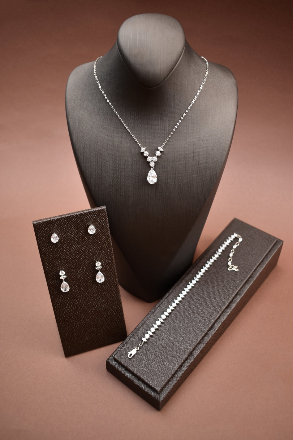 Cyla-Jewelry-Set-Silver