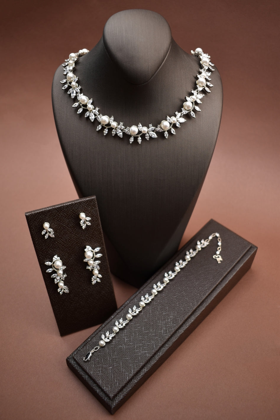 loula-jewelry-set-silver