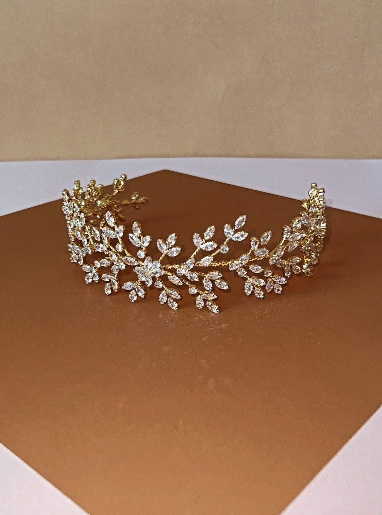 NOOR-PEARLS and Simulated Diamond Headpiece