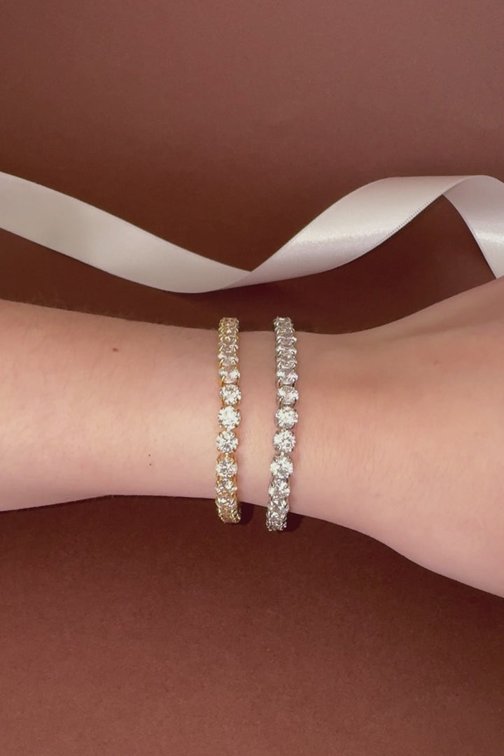 MOMENT Simulated Diamond Bracelet