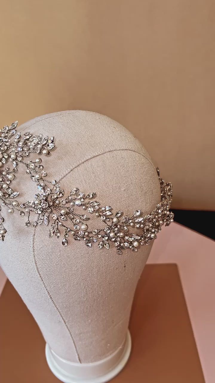 MINERA Majestic and Luxurious Headpiece / Halo Design