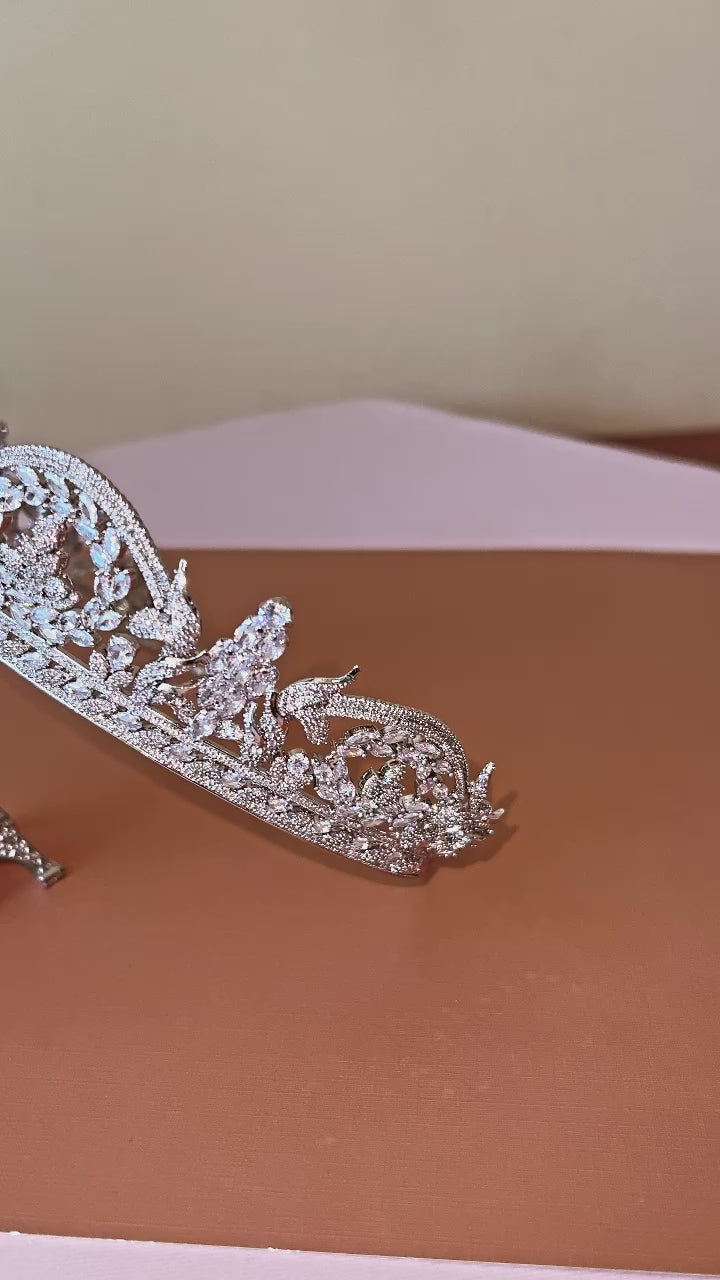 REALE Gorgeous Swarovski Crystals Wedding Tiara