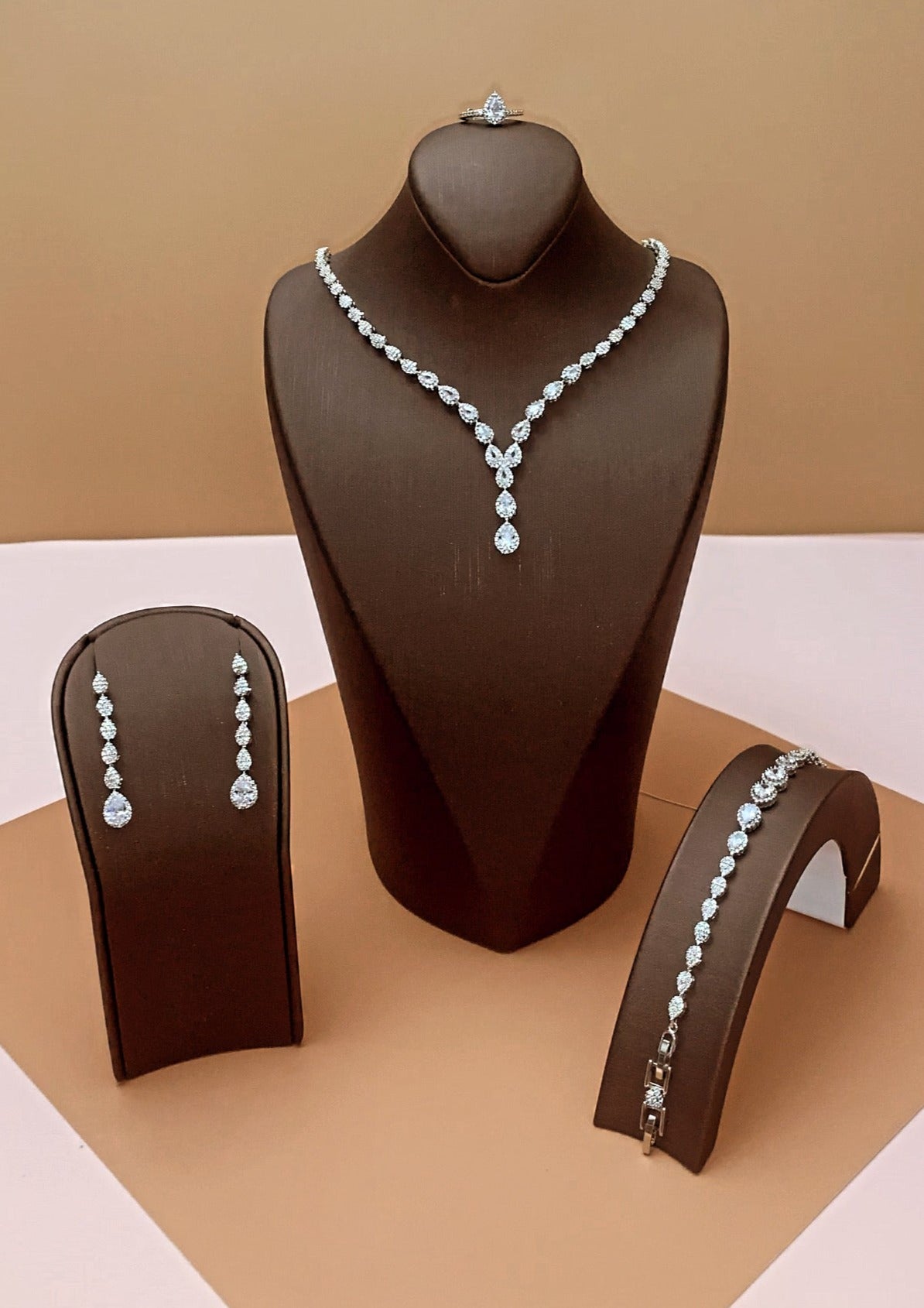 PROMO SET] Hariette Princess Necklace Bracelet Earrings Diamond Set - ROSCE  Jewelers