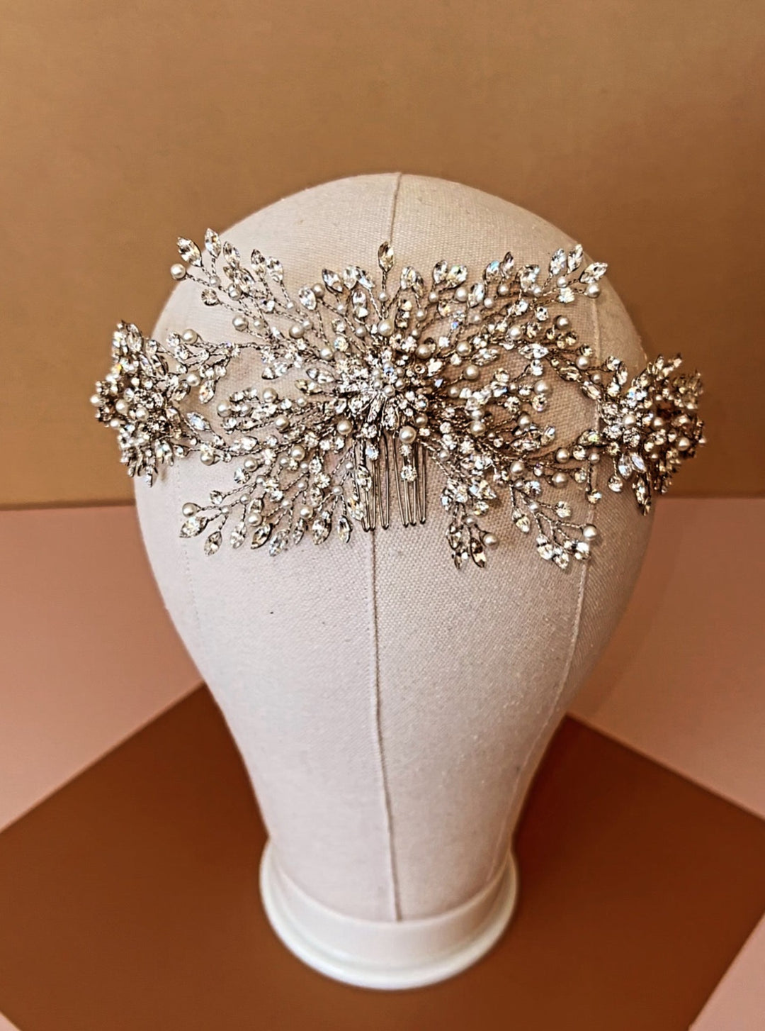 MINERA Majestic and Luxurious Headpiece / Halo Design